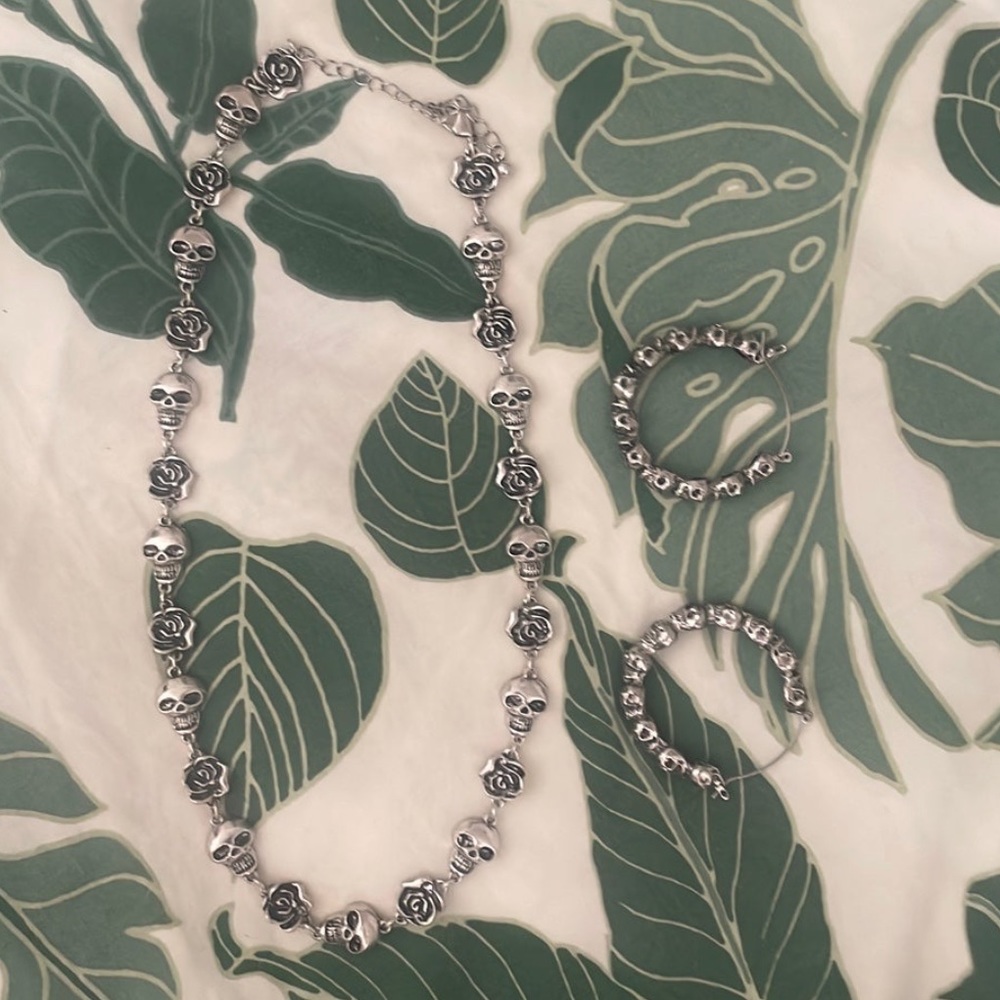 skull necklace and earrings